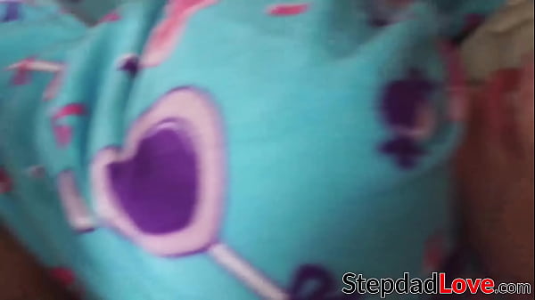 Stepdaughter Casey Ballerini jizzed on after fucking stepdad