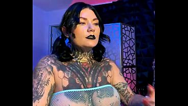 Hot tattooed couple oil up tits on live 32 min