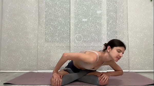 Solo naked Yoga