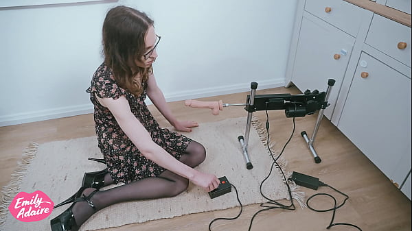 I came so hard! Emily VS Fuckmachine