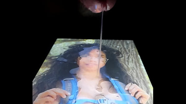 T9C7巨乳のHelayna Marie Negaが6回の乳白色のショットを浴びせられる