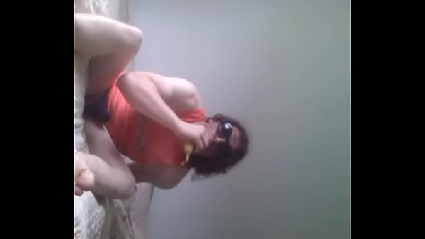 Cd show her ass and suck banana