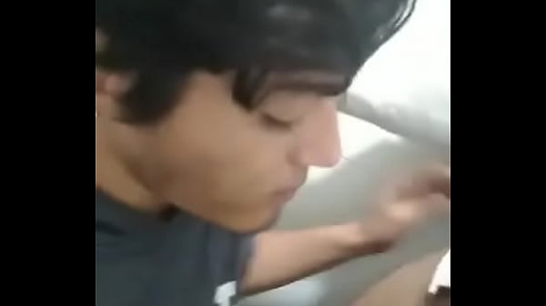 Download Video - mamando o gostoso no banheiro