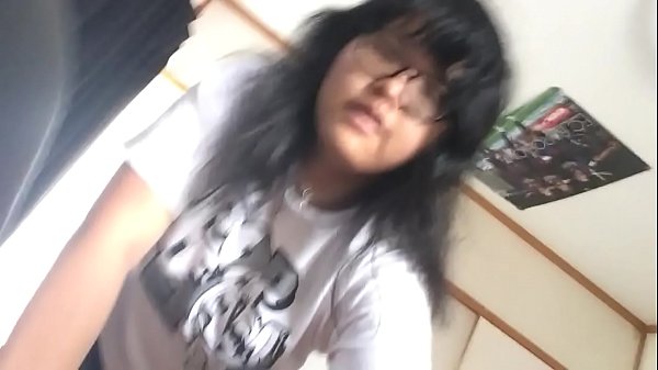 Girl masturbate with insert dildo and ice candy