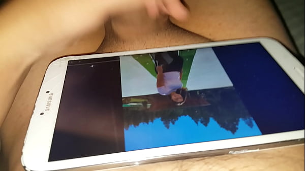 I see my friend while I masturbate and I come very rich
