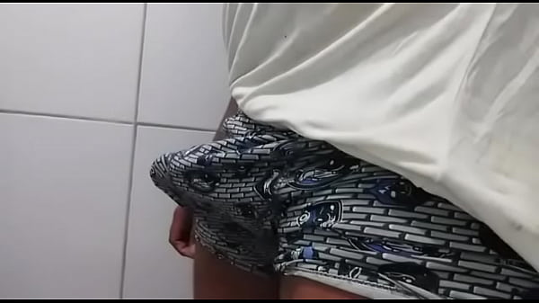 Guilherme Wallace Exibindo a Mala