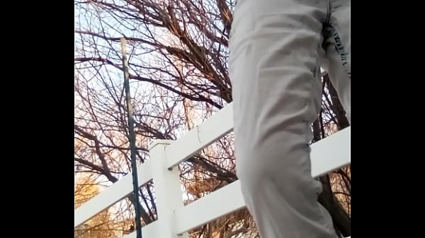 thumb peeing myself