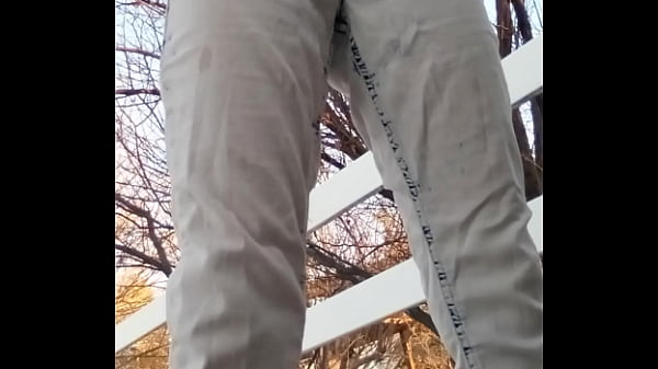 thumb peeing myself