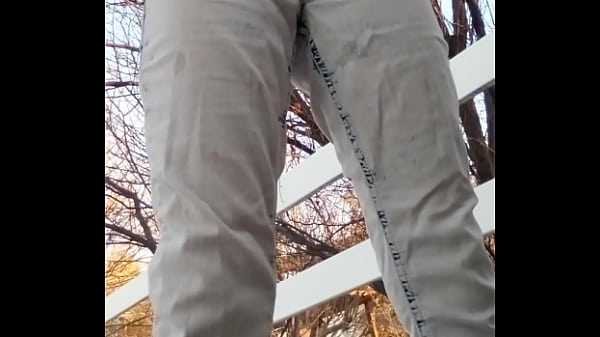 thumb peeing myself
