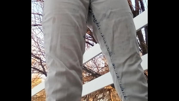 thumb peeing myself