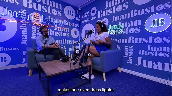 Carla Morelli fulfills the fantasy of a GANGBANG with 4 cocks BUKKAKE in Juan Bustos Podcast