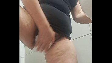 milf brushing teeth and dirty hairy pussy