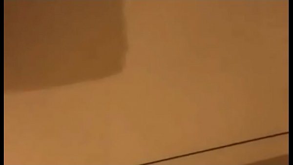 Download Video - 2 vợ chồng &dstrok;i xem phim xong vật qu&aacute; l&ocirc;i nhau v&agrave;o toilet &dstrok;ịt lu&ocirc;n