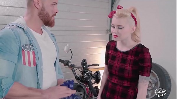 VIP SEX VAULT - Polish pinup babe Misha Cross gets cum on ass after hard sex
