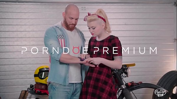 VIP SEX VAULT - Polish pinup babe Misha Cross gets cum on ass after hard sex