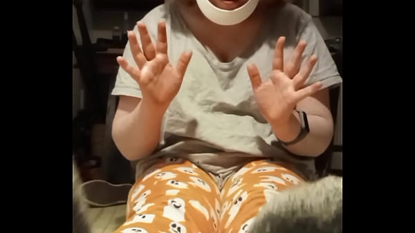Smelly dirty feet- FOLLOW FOR MORE FETISH FRIENDLY CONTENT