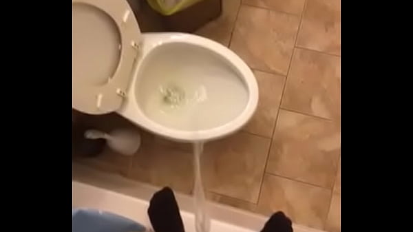 thumb pissing