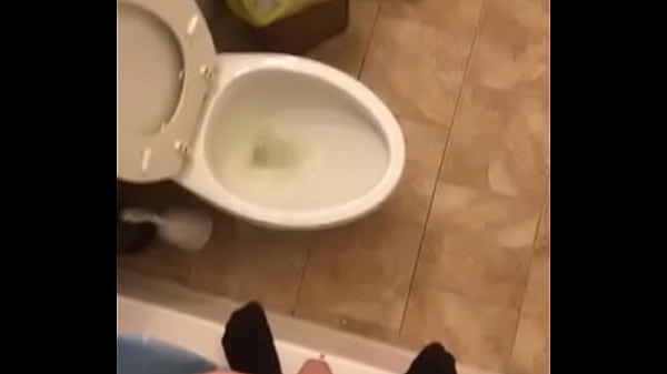 thumb pissing
