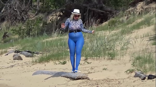 Blue style 2 - Flashing on beach