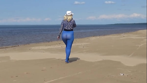 Blue style 2 - Flashing on beach