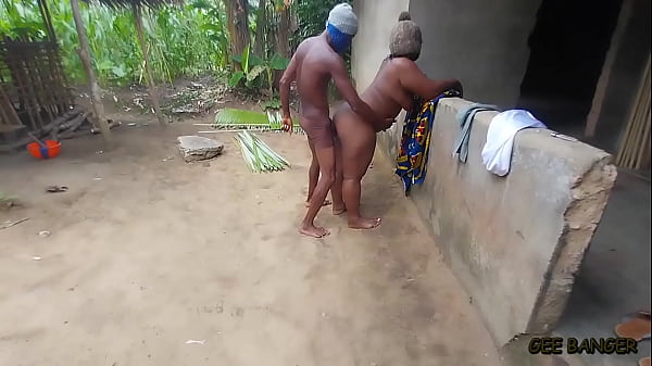 Village ameatur in the kitchen with two long dick