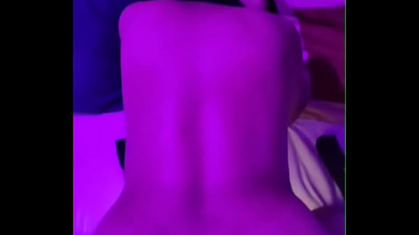 Friss házaspár külföldi nászúton szexelt