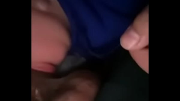 Mi reina me da una rica mamada