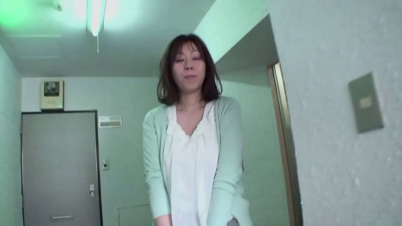 La insaciable MILF asiática Haruko Ogura exige ser follada.
                    pornstar creampie milf blowjob handjob amateur squirting lingerie asian female japanese japan fingers brown eyes 1 on 1 natural tits solo masturbation muchos negros