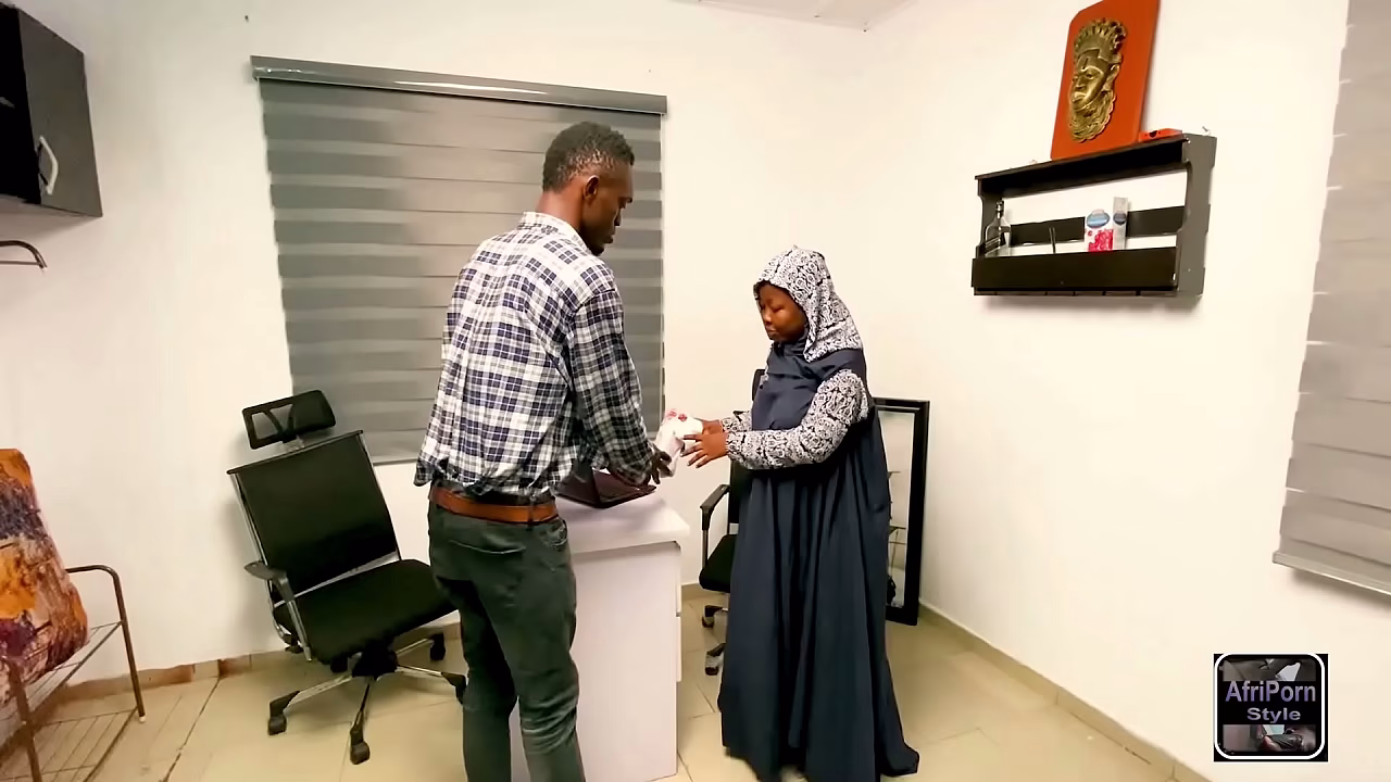 HOW PATO BOSS LADY USES HER PUSSY AS AN END OF THE YEAR REWARD TO MR PATO, FOR BEING SO DILIGENT TO HIS WORK