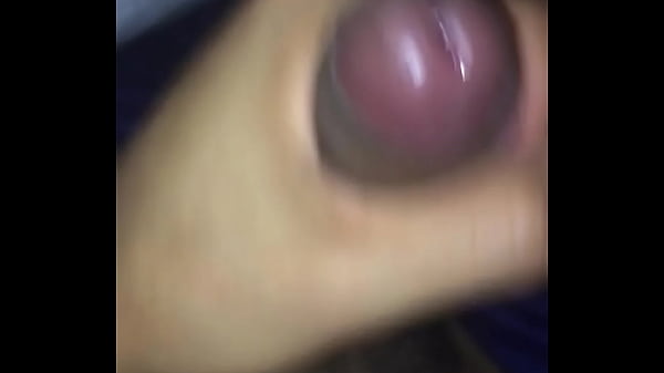 Masturbiert Im Bett