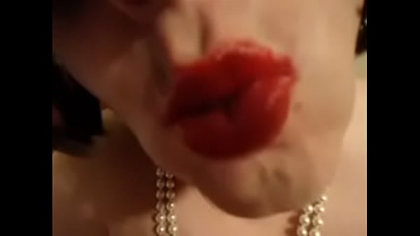 Download Video - Cd Nikki up close sexy smoking