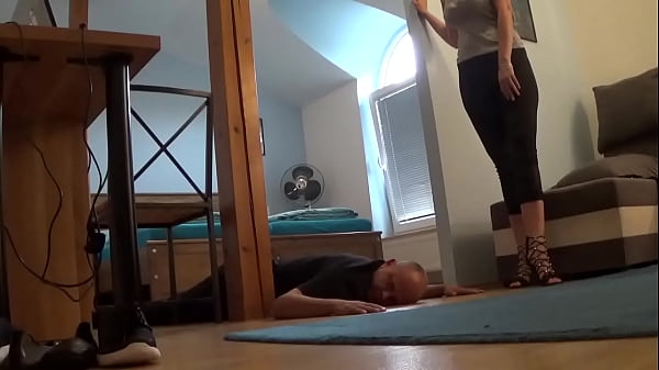 thumb trampling