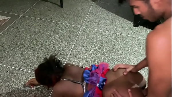 I fuck my friend's pussy to see that she is alone at home