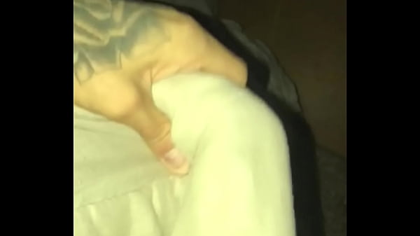 Pirocão Jeune Homme Tatoué