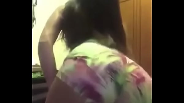 Perrita moviendo el culo