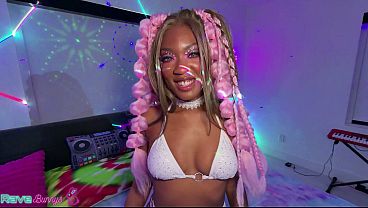 Lana Gee’s Glitter-Dusted Booty Drops Low Under Pink And Blue Lasers!