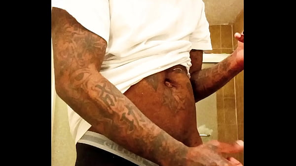 YoungStarBrazy makes his thick dick cum while watching hentai