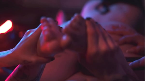 Lesbian Feet & Pussy Play