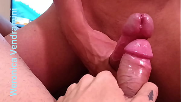 Boy safadinho que adora libera o cuzinho pras b...