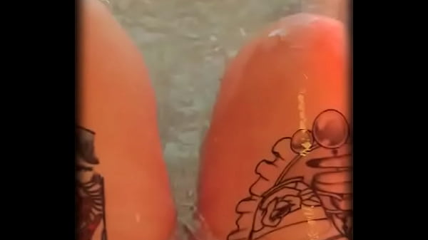 Hmmm, which is the better view? What’s in the water or the overlook from the jacuzzi?? Who wanna play?