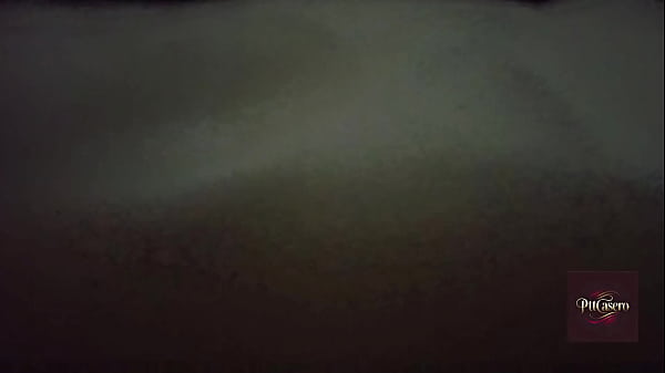 Mature woman moans like crazy and asks me to kiss her neck - flash