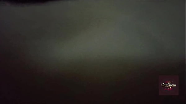 Mature woman moans like crazy and asks me to kiss her neck - flash