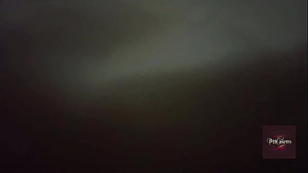 Mature woman moans like crazy and asks me to kiss her neck - flash