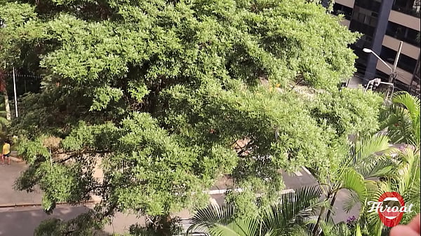 Novinha otaku fazendo um belo boquete babado na sacada do meu apartamento