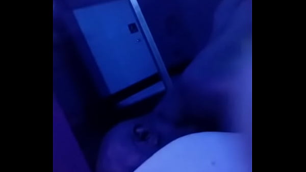 Szopja a segglyukamat mielőtt baszna