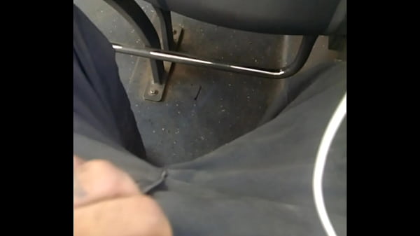 2puneta on the bus crazy to enjoy. Public bus handjob flash cock
