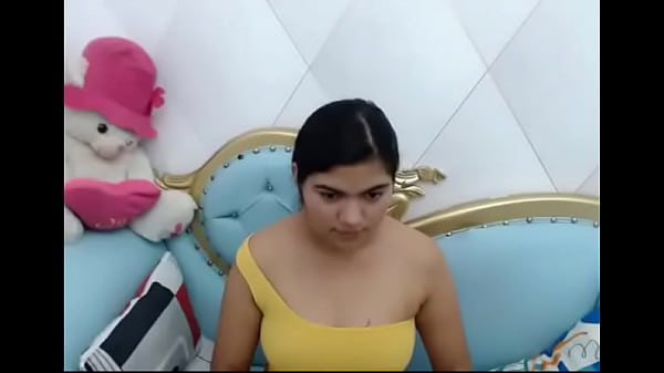 Karla Ryan And Her Sexy Saggy Blouse Strap