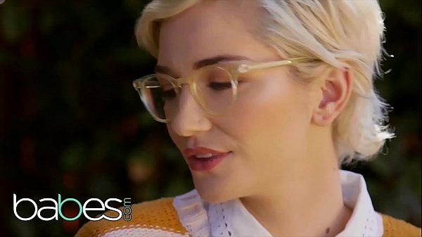 Download Video - The Sexual Fantasy Of Blonde Busty &lpar;Skye Blue&rpar; With Nerd - Babes