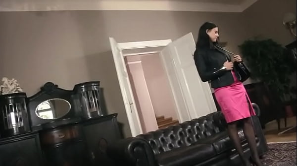 Beautiful high class woman with long black hair gets a decent fuck