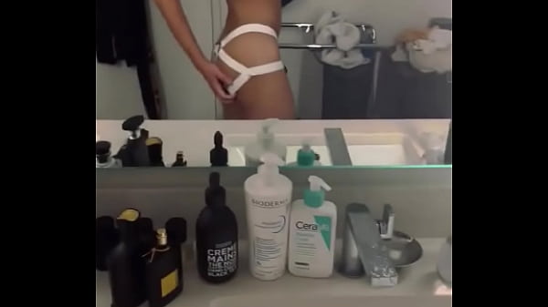 Love this spider web style.